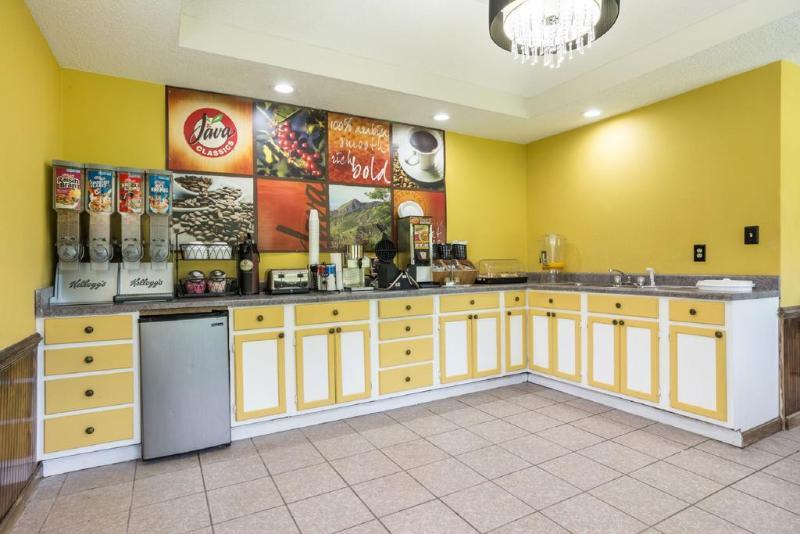 Rodeway Inn Swainsboro Zewnętrze zdjęcie